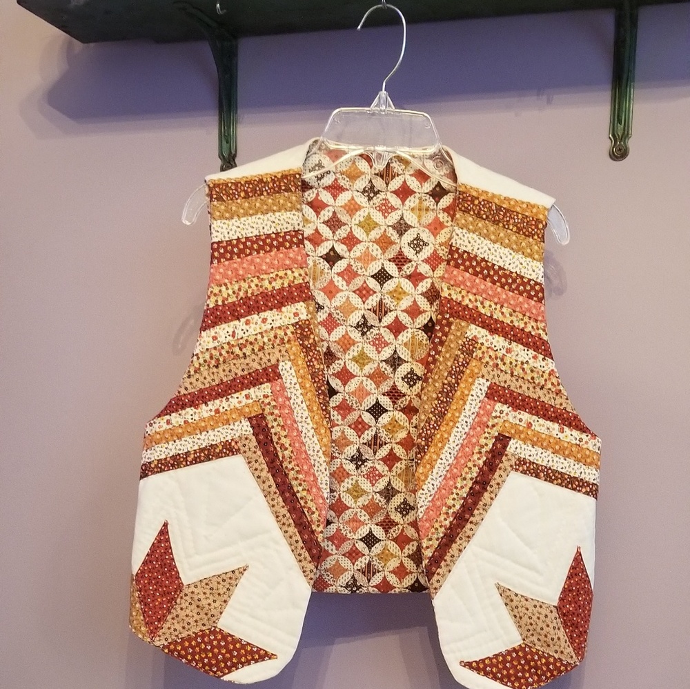Ah-mazing Vintage reversible quilted vest. Small